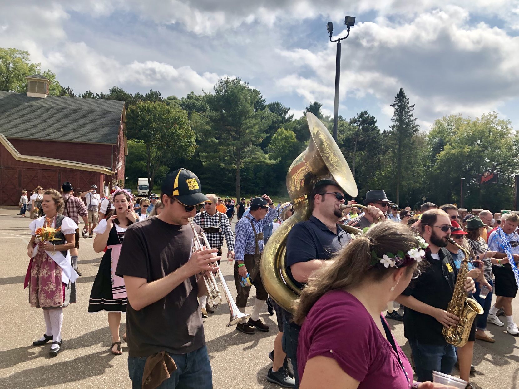 Oktoberfest 2019 royalty announcement and golden keg procession